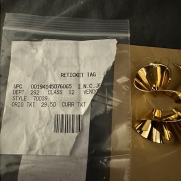 NWT I.n.c. International Concepts Gold-Tone Folded Drop Earrings - Picture 5 of 6